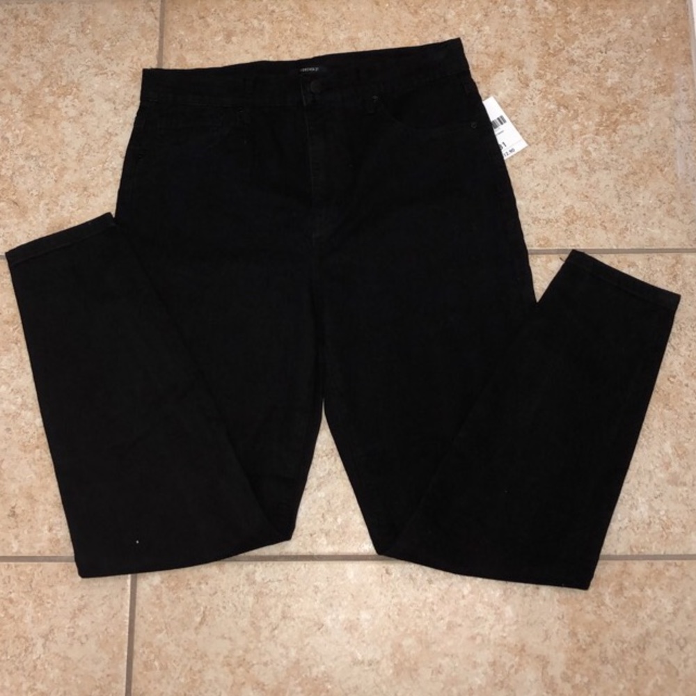 BLACK SKINNY JEANS